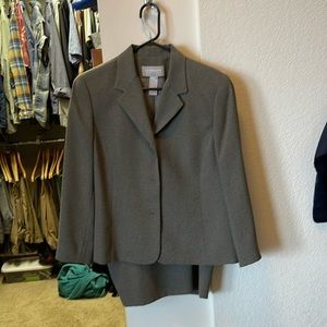 Liz Claiborne Petite Collection